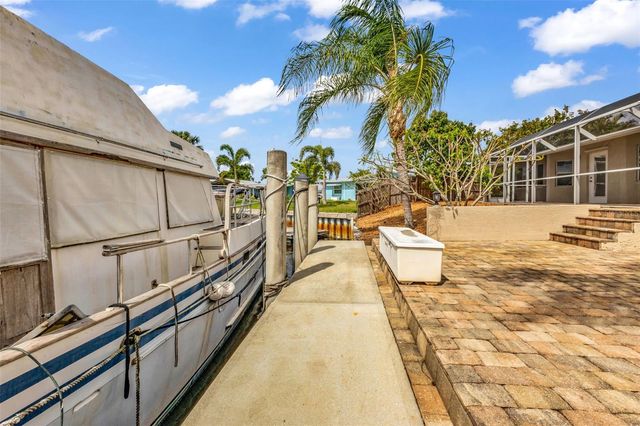 28401 COCO PALM DR, Punta Gorda, FL 33982