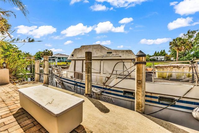 28401 COCO PALM DR, Punta Gorda, FL 33982