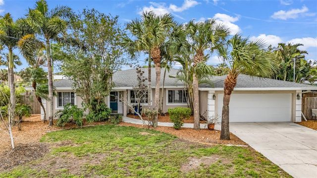 28401 COCO PALM DR, Punta Gorda, FL 33982