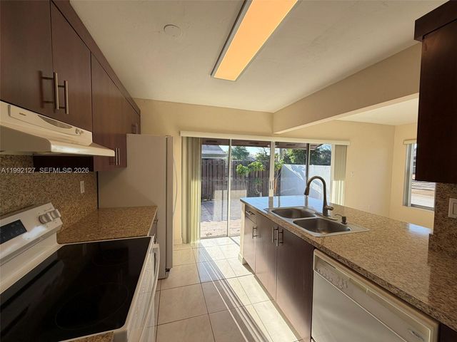 11938 SW 122nd Ct, Miami, FL 33186