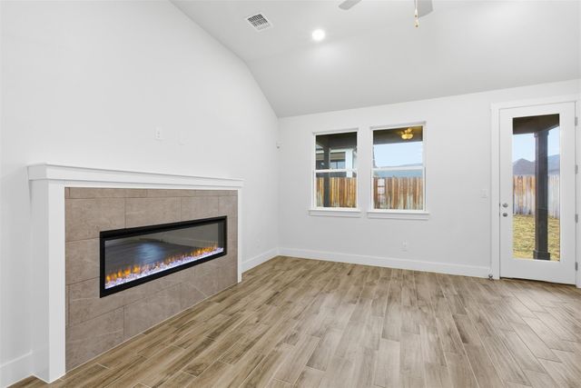 8521 Pine Muhly DR, Lago Vista, TX 78645