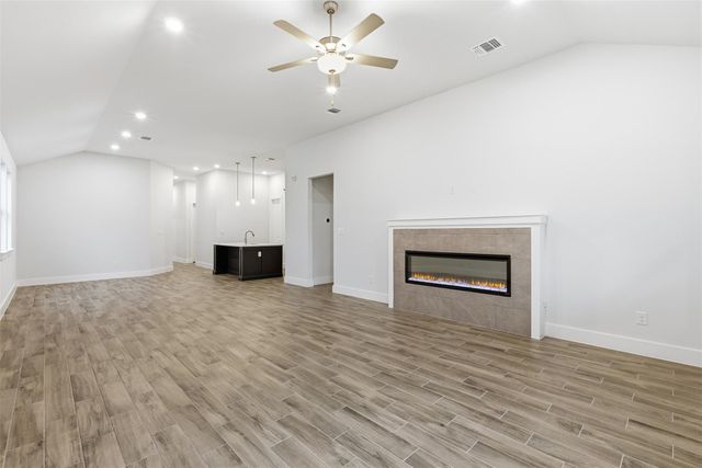 8521 Pine Muhly DR, Lago Vista, TX 78645