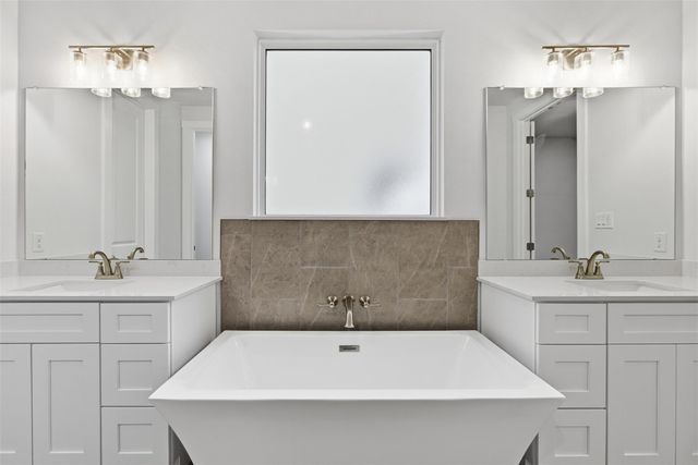 8521 Pine Muhly DR, Lago Vista, TX 78645