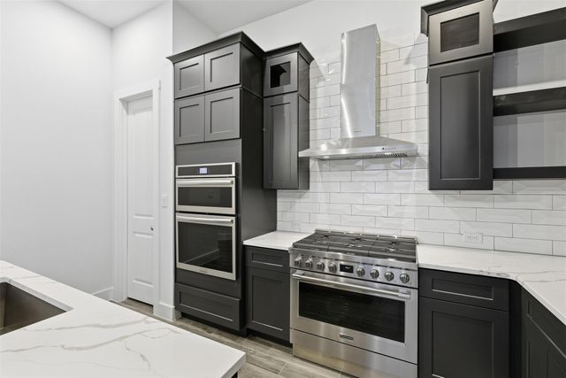 8521 Pine Muhly DR, Lago Vista, TX 78645