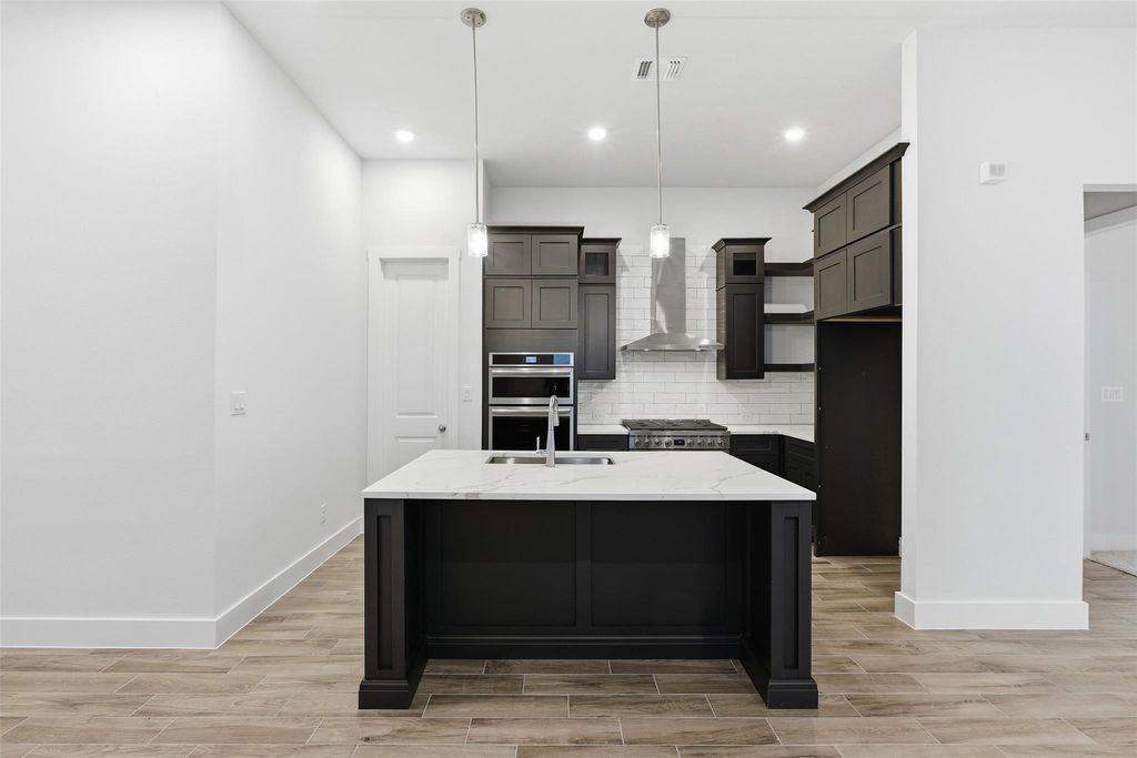 8521 Pine Muhly DR, Lago Vista, TX 78645