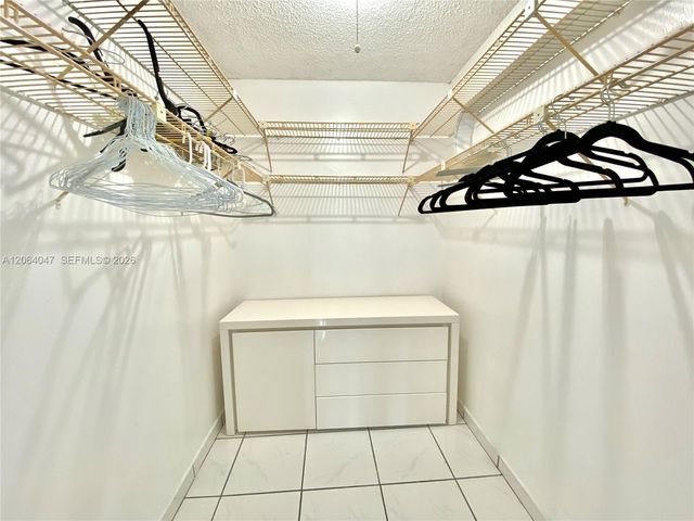 16950 Dixie A536, North Miami Beach, FL 33160