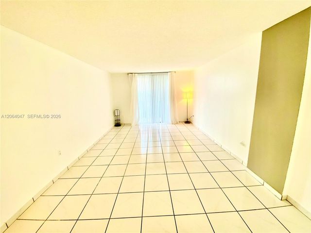 16950 Dixie A536, North Miami Beach, FL 33160