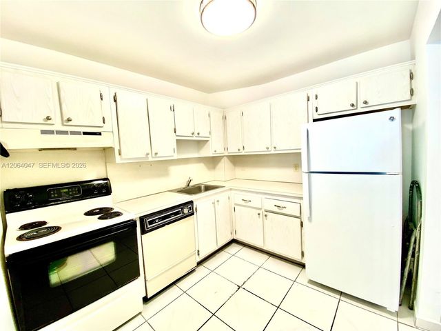 16950 Dixie A536, North Miami Beach, FL 33160