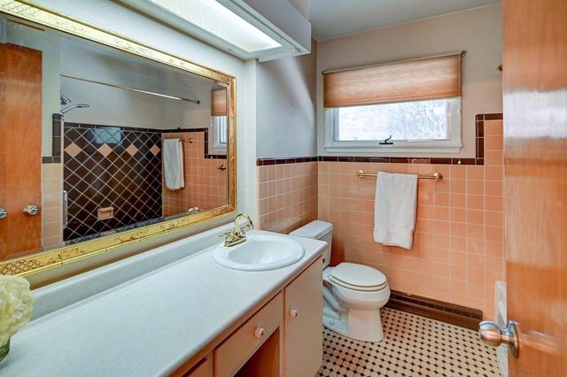 5602 Raymond Road, Madison, WI 53711