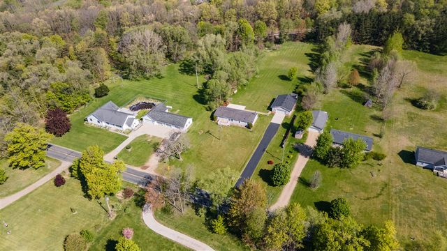 10175 E R Avenue, Scotts, MI 49088
