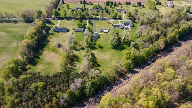 10175 E R Avenue, Scotts, MI 49088