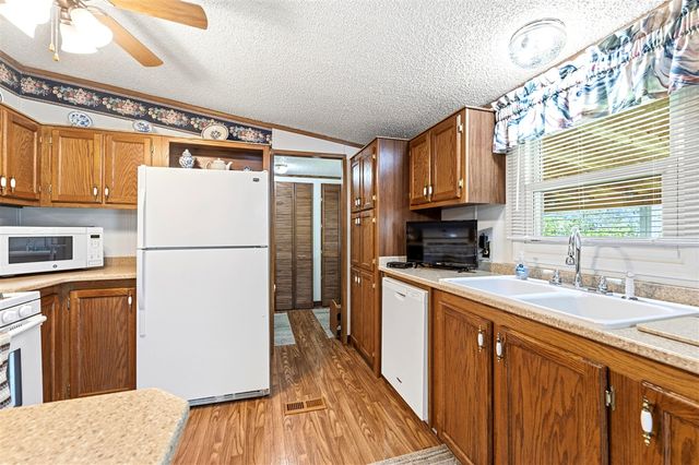 10175 E R Avenue, Scotts, MI 49088