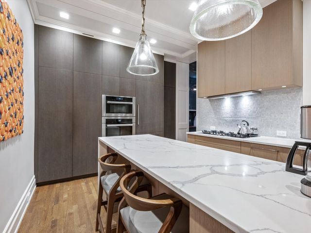 1210 N Astor Street 3A, Chicago, IL 60610