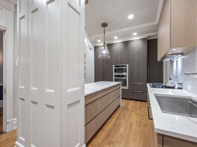 1210 N Astor Street 3A, Chicago, IL 60610