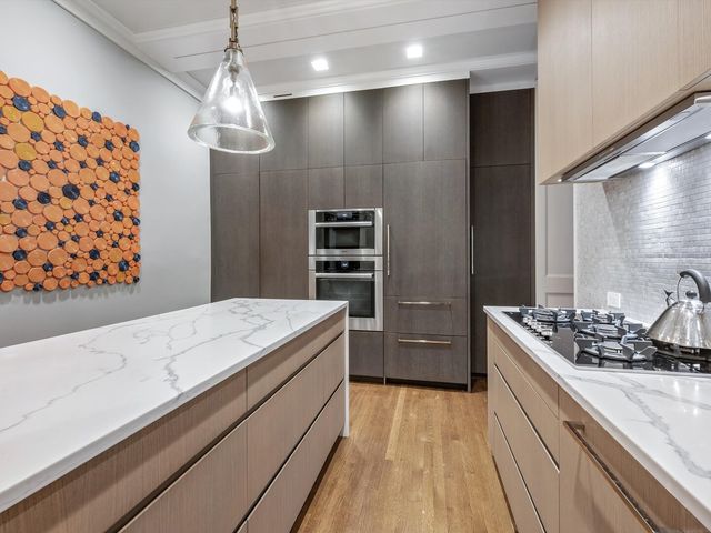 1210 N Astor Street 3A, Chicago, IL 60610