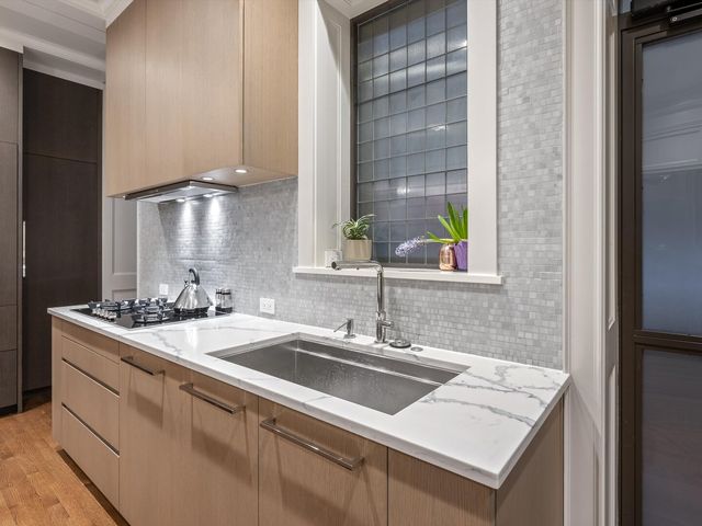 1210 N Astor Street 3A, Chicago, IL 60610