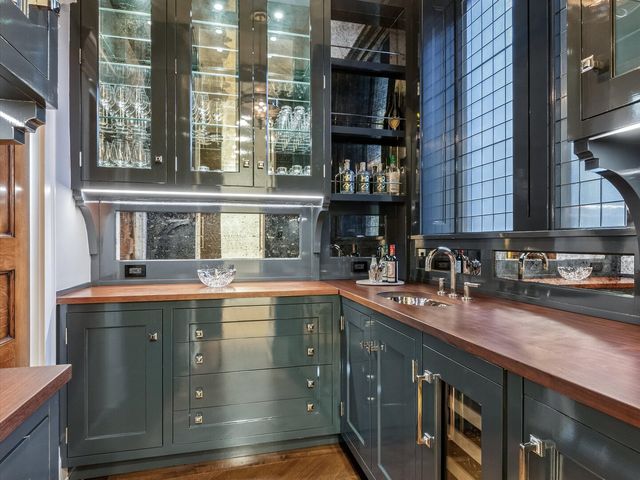 1210 N Astor Street 3A, Chicago, IL 60610