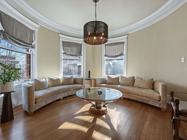 1210 N Astor Street 3A, Chicago, IL 60610