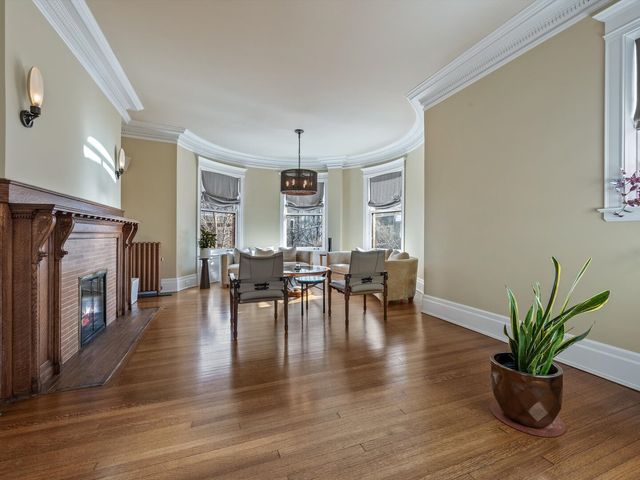 1210 N Astor Street 3A, Chicago, IL 60610