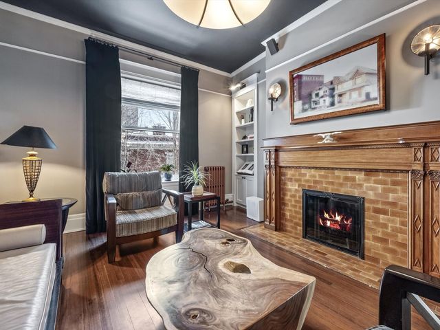 1210 N Astor Street 3A, Chicago, IL 60610