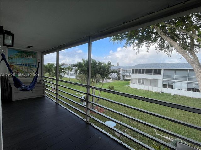 279 Markham M M, Deerfield Beach, FL 33442