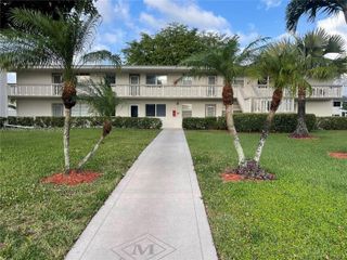 279 Markham M M, Deerfield Beach, FL 33442