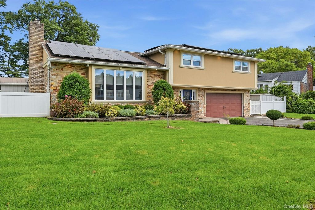 2 Peppermill Road, Roslyn, NY 11576 — exterior
