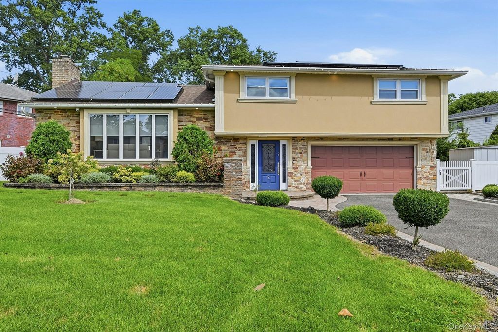 2 Peppermill Road, Roslyn, NY 11576 — photo 2