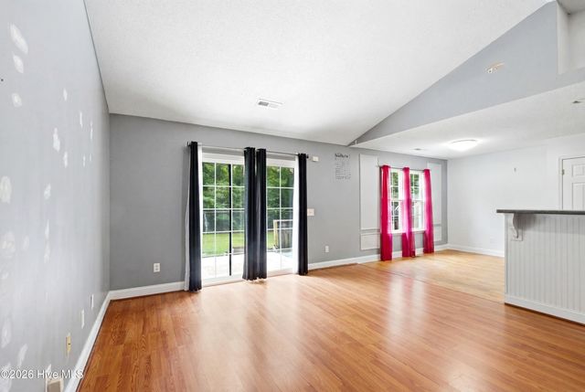 730 Oak Branches Close SE, Belville, NC 28451
