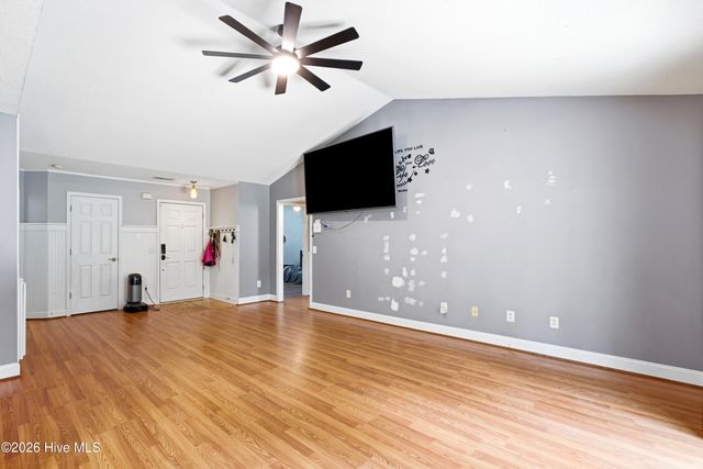730 Oak Branches Close SE, Belville, NC 28451