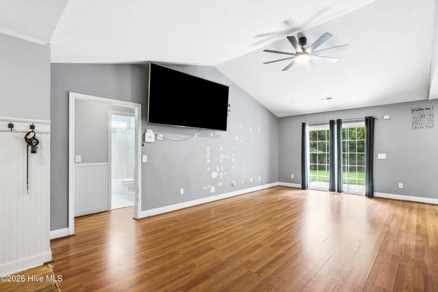 730 Oak Branches Close SE, Belville, NC 28451