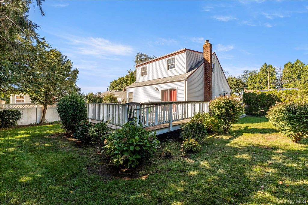256 9th Street, Bethpage, NY 11714 — photo 4