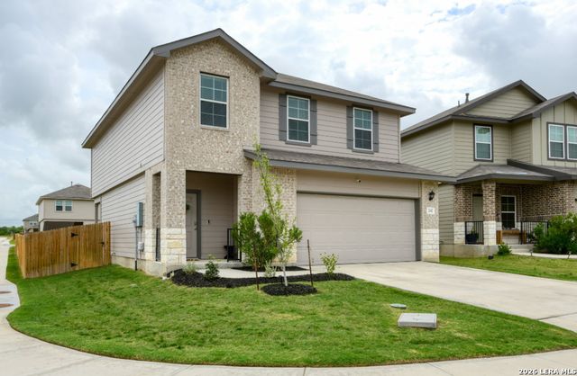 242 Legendary Trail Loop, Floresville, TX 78114