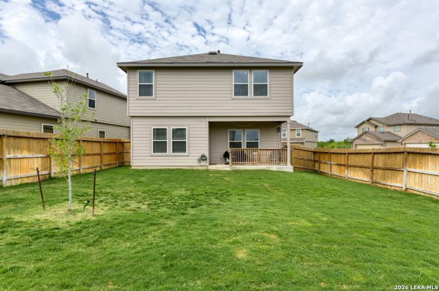242 Legendary Trail Loop, Floresville, TX 78114