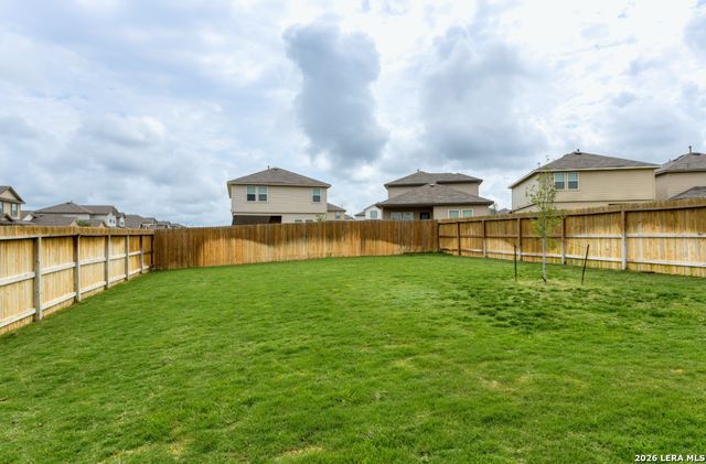 242 Legendary Trail Loop, Floresville, TX 78114
