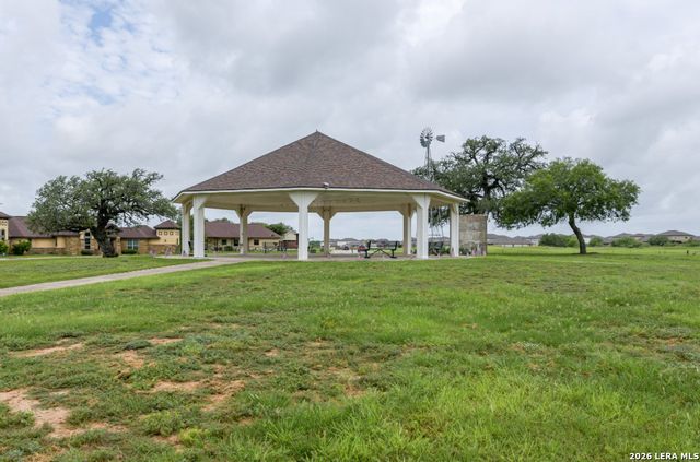 242 Legendary Trail Loop, Floresville, TX 78114