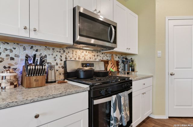 242 Legendary Trail Loop, Floresville, TX 78114