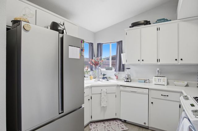 2536 Courtney Ct, Riverbank, CA 95367