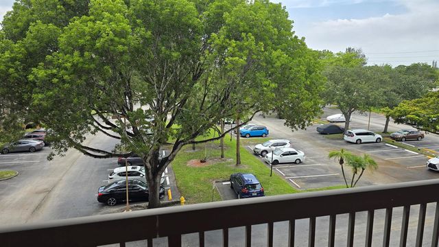 4965 E SABAL PALM Boulevard 403, Tamarac, FL 33319