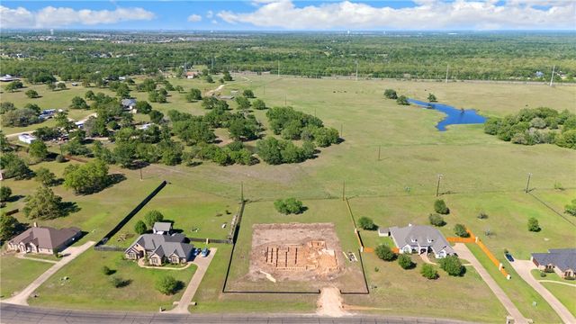 17211 Saddle Creek Drive, College Station, TX 77845