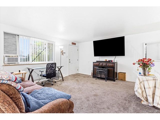 985 S Yukon St, Lakewood, CO 80226