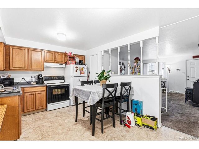 985 S Yukon St, Lakewood, CO 80226