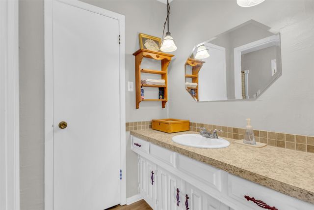 121 Falcon Lane, Hillsboro, TX 76645