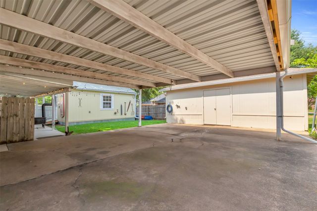 121 Falcon Lane, Hillsboro, TX 76645