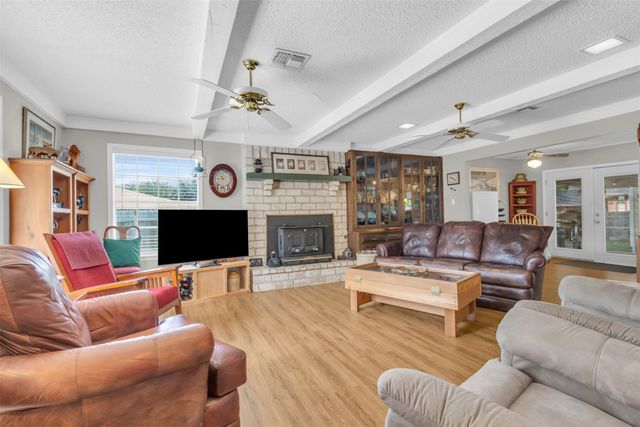 121 Falcon Lane, Hillsboro, TX 76645