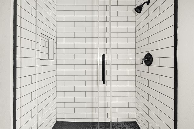 1722 Hidden Valley, Houston, TX 77088