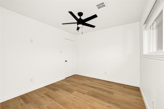 1722 Hidden Valley, Houston, TX 77088