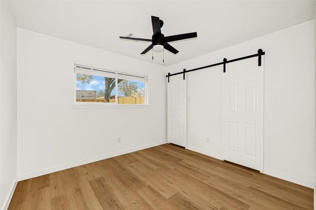 1722 Hidden Valley, Houston, TX 77088