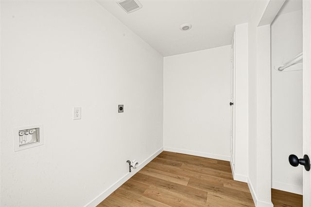 1722 Hidden Valley, Houston, TX 77088