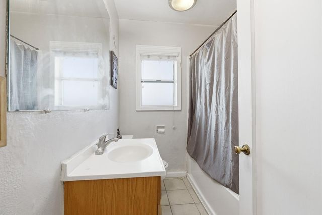 810 Hackberry Ave, Modesto, CA 95354